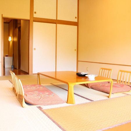 土湯温泉 やすらぎの宿 向瀧旅館 ฟุกุชิมะ ภายนอก รูปภาพ
