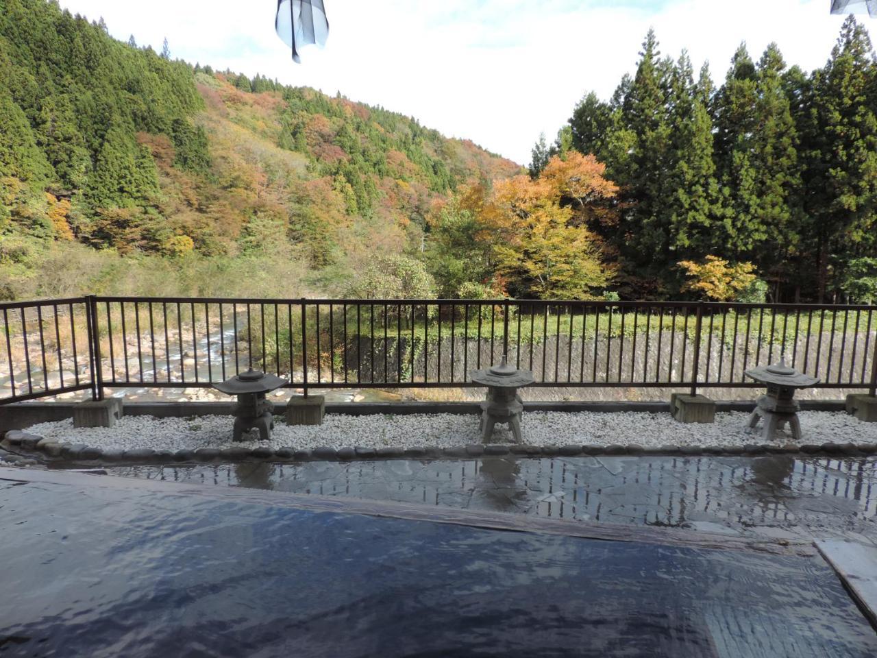 土湯温泉 やすらぎの宿 向瀧旅館 ฟุกุชิมะ ภายนอก รูปภาพ